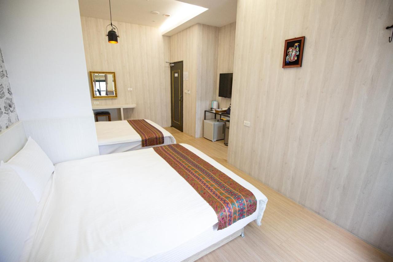 Jia-Jia Business Hotel Luodong Exterior photo